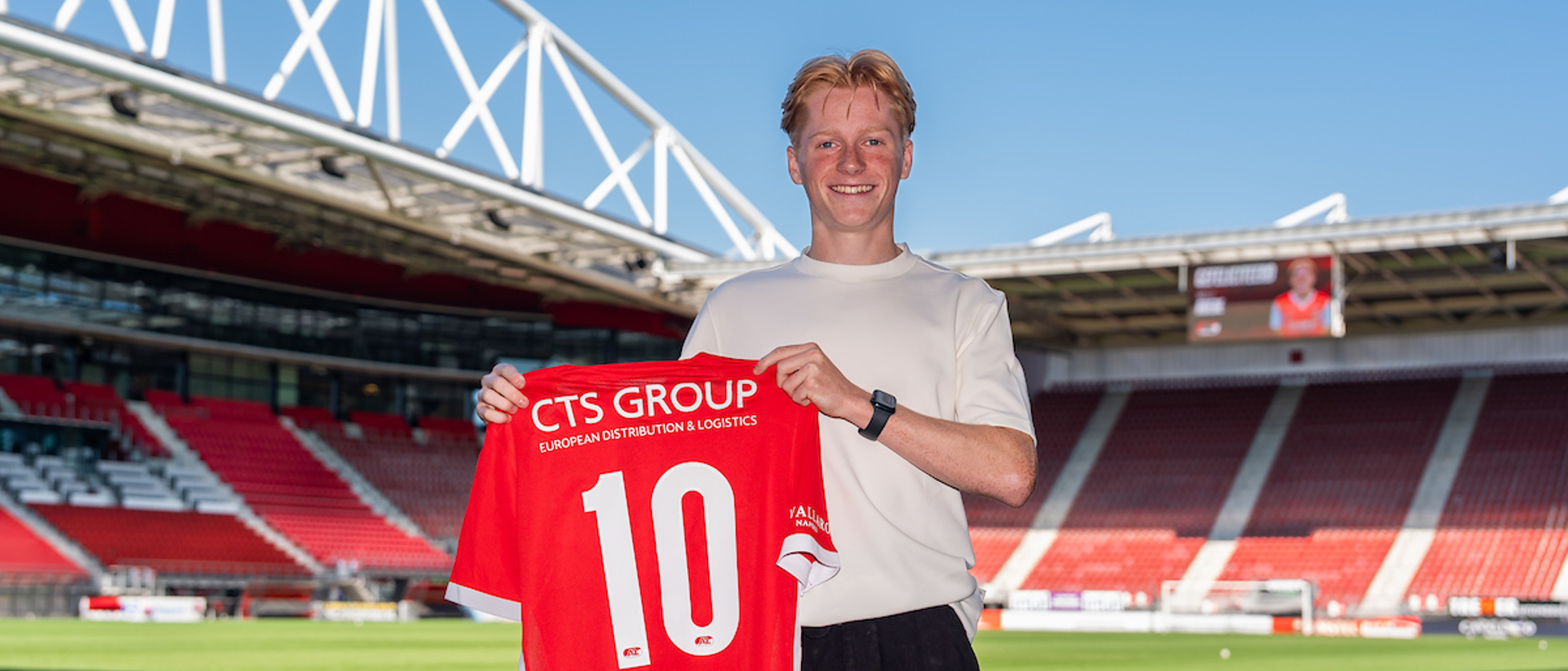 Jeugdspeler Roede tekent eerste contract